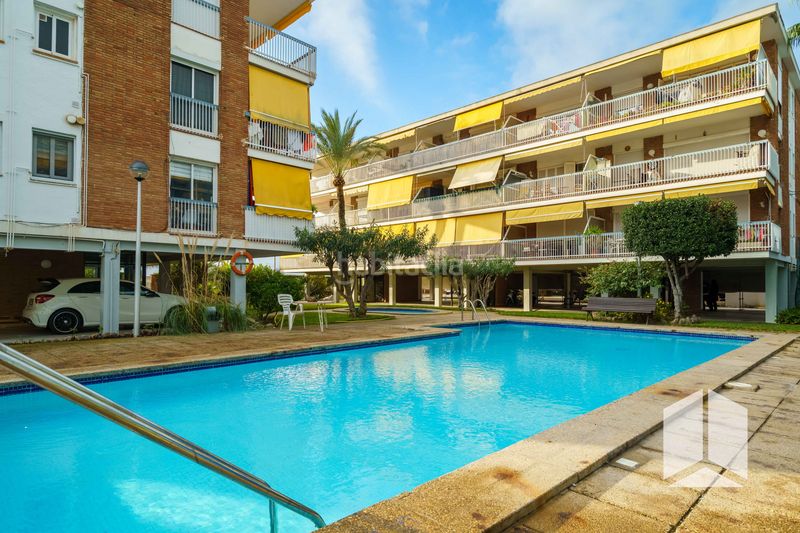 Foto b35a93a8-2e39-489c-adfe-598b9dd37c0f. Pis amb aparcament piscina a Baixador Castelldefels