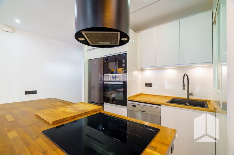 Foto df0e3d2c-c0fa-4f8e-8462-bbcb275a9b85. Pis amb aparcament piscina a Baixador Castelldefels