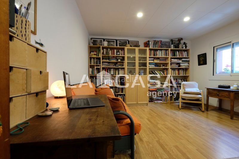 Foto 03a63710-73eb-4fd7-83aa-2919725816b4. Pis a Turó de la Peira Barcelona