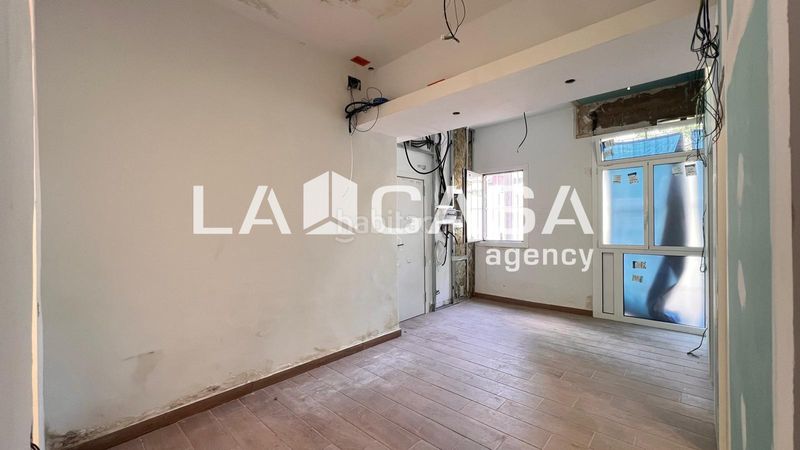 Foto 66661fe8-fc74-4c77-8b11-50ca0f36e38b. Local comercial a Prosperitat Barcelona