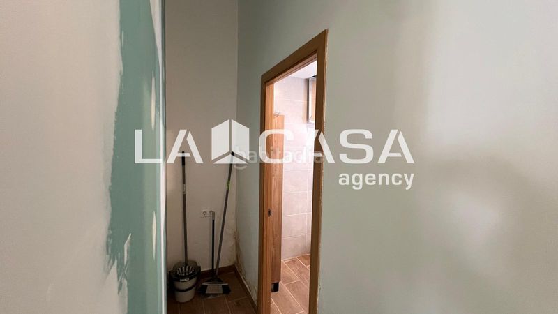 Foto a6d4b5a1-04e8-424c-8137-de1387b623db. Local comercial a Prosperitat Barcelona