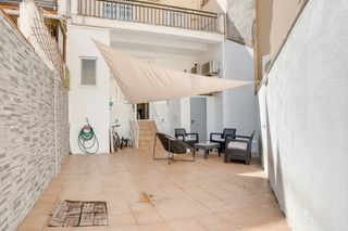 Ground floor in Sant Adrià Nord. Oportunidad unica espectacular piso exterior con 3 habitaciones