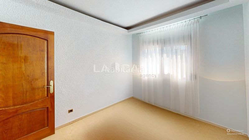 Foto 50d8c284-9c6f-44a0-9a51-591e9dabde72. Pis a Malva Rosa Valencia