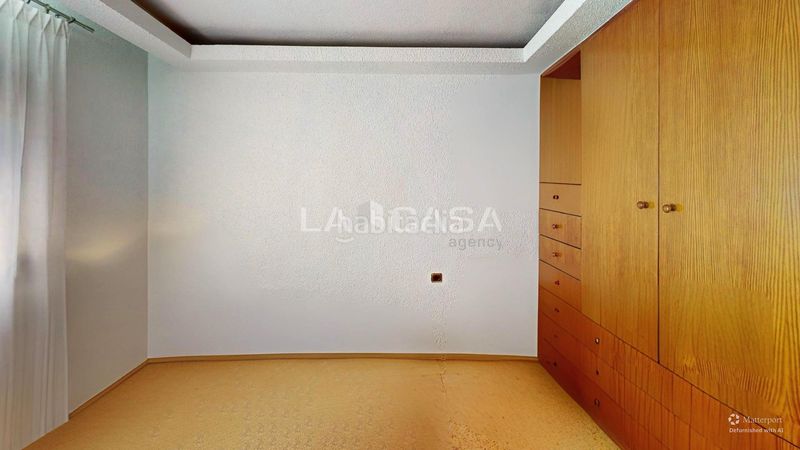 Foto c612cdf3-ec88-469b-8895-bf2d147d078d. Pis a Malva Rosa Valencia