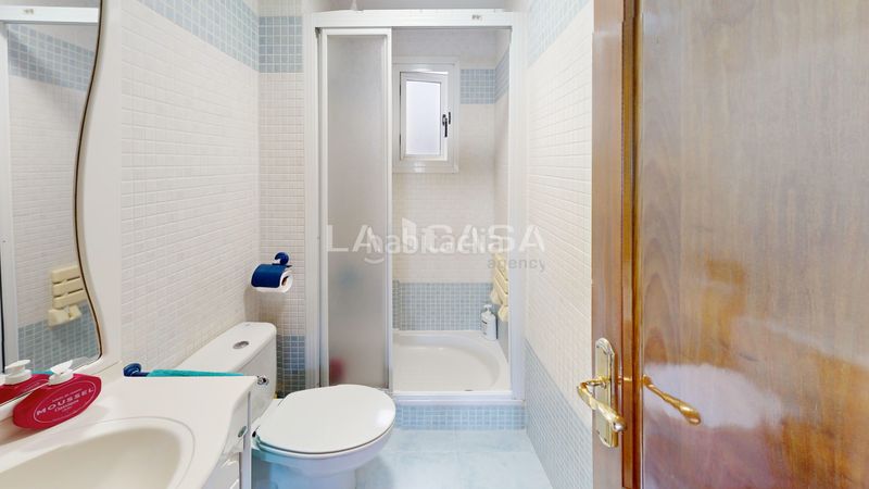 Foto d7c8ebe4-6842-439f-b671-72304f74b963. Pis a Malva Rosa Valencia