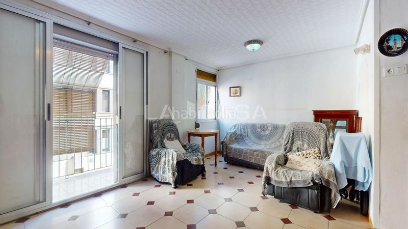 Foto 09539623-c195-4446-b53c-ac195d0f6966. Pis a Malva Rosa Valencia