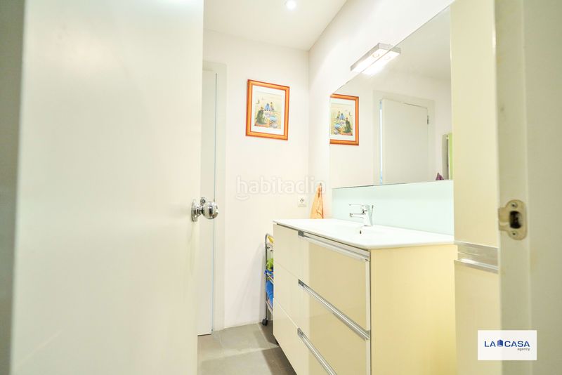 Foto c1f3e53d-726c-4601-916f-4c2994dff199. Pis a Raval Barcelona