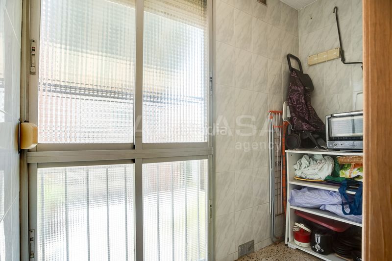 Foto 568c68fa-79e3-4849-b2ab-3975d658a36c. Pis amb calefacció a Sant Ildefons Cornellà de Llobregat