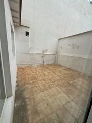 Pis a Collblanc. Oportunidad unica amplio piso de 133 m2 con terraza privada junt