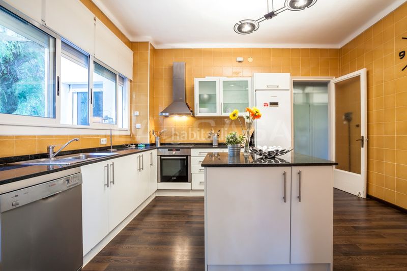 Foto e20aa4f0-a6b1-492c-8d97-2eaa79de4f43. Casa amb aparcament a Montmar Castelldefels