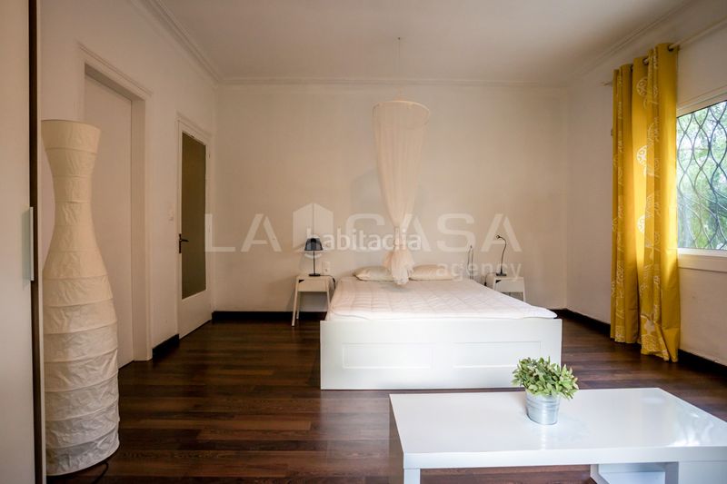 Foto f48eb6ce-81be-49bd-9c98-b6bfbd8f0c08. Casa amb aparcament a Montmar Castelldefels