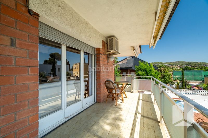 Foto 1271fe09-4baa-40bf-b8d4-47c1cad1baa6. Casa amb aparcament piscina a Montmar Castelldefels