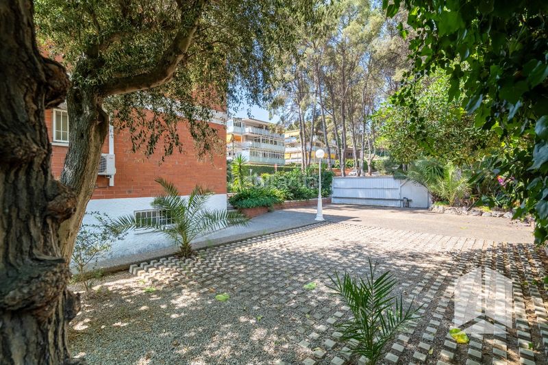 Foto 7c47fe91-30f1-46b5-a207-7e03a8a5f669. Casa amb aparcament piscina a Montmar Castelldefels