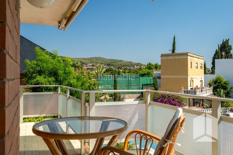 Foto 850e1ad1-1f7a-4954-982d-60638eb373dd. Casa amb aparcament piscina a Montmar Castelldefels