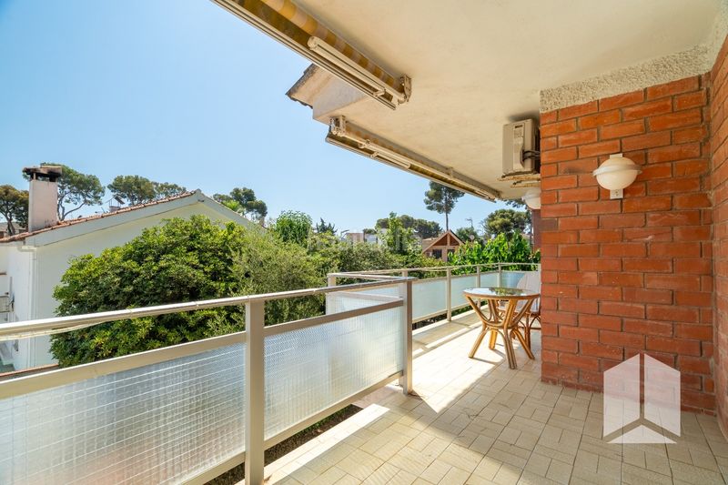 Foto e2e32e5c-7325-4c14-84b4-4bfd8de441e9. Casa amb aparcament piscina a Montmar Castelldefels