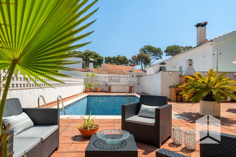 Foto f7850b05-29cd-42f4-b057-313504225c99. Casa amb aparcament piscina a Montmar Castelldefels