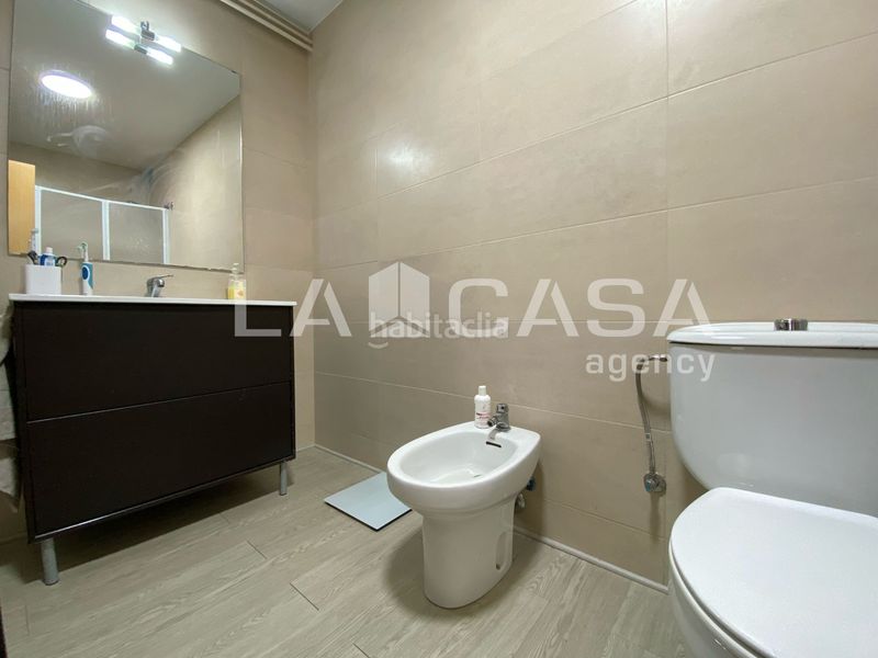 Foto 61b2a101-f9ba-413c-9984-a9b073bf313c. Casa amb calefacció aparcament a Puigfred Badalona