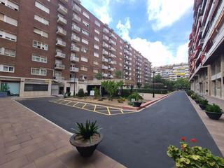 Planta baja en Barri de les Corts. Oportunidad en la zona