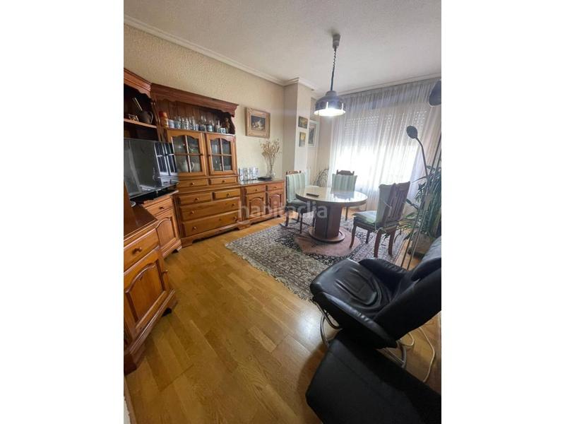 Foto b49fe481-f27c-4694-a3bb-e6f588038b96. Pis amb aparcament a Centro Ciudad León