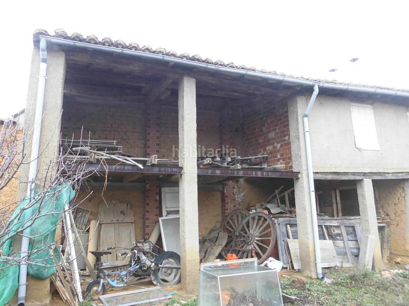 Foto 44298f09-1066-4389-b433-750354378220. Casa amb aparcament a Valdefresno