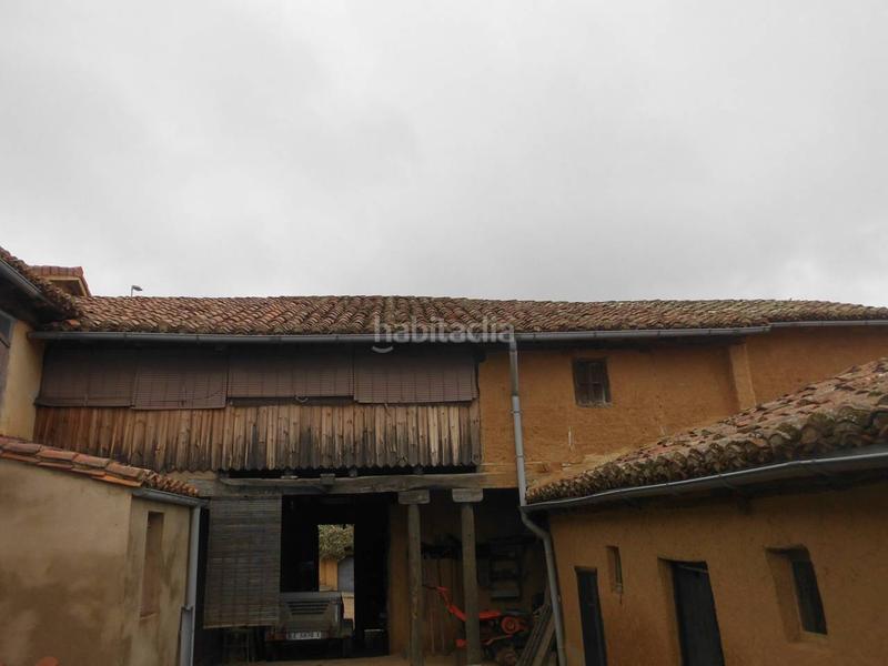 Foto 7f319a80-f403-4052-93b3-75efa594bc28. Casa amb aparcament a Valdefresno