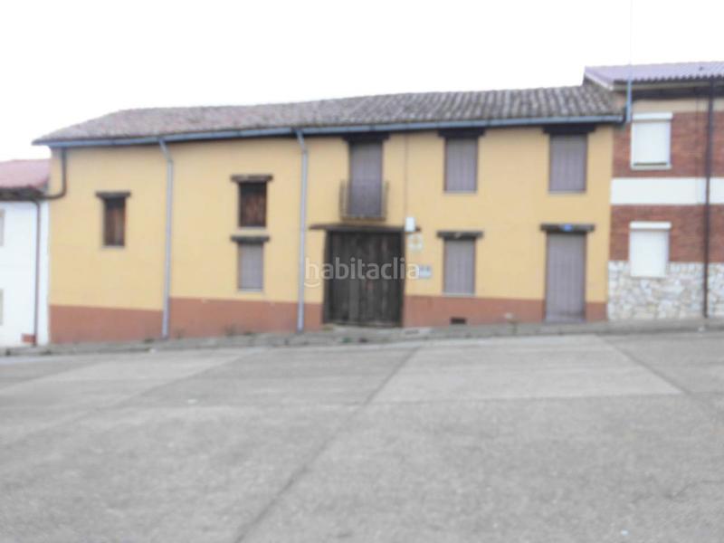 Foto ae1dad3f-fa6b-4319-9067-91f0cd217752. Casa amb aparcament a Valdefresno