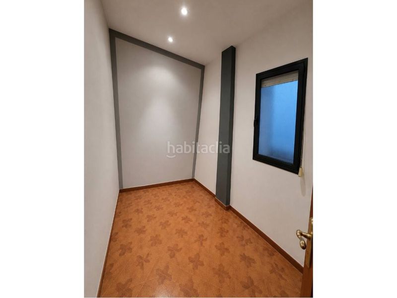 Foto c8e89a2f-44b6-4783-94b8-dcffd731a874. Flat with heating in Trobajo del camino