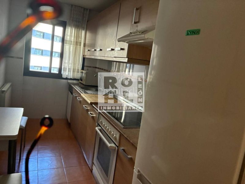 Foto 0471e165-5797-47c6-b1ad-ee2956151ba8. Apartament amb calefacció aparcament a Centro Ciudad León