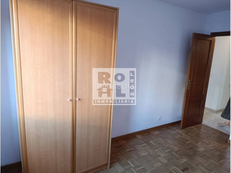 Foto 4d512332-2e70-4cb7-8ff5-590f8dd17cc4. Flat with heating in Pinilla León