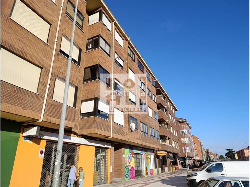 Foto 6ff34d63-ce46-4c24-ad47-903d3f0aae65. Flat with heating in Pinilla León