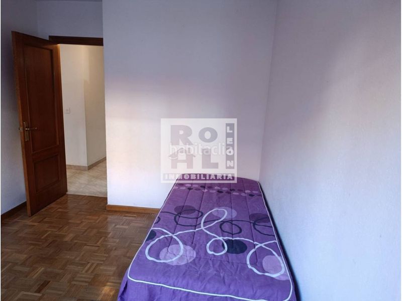 Foto c57482fe-898e-4aa4-9111-d1a52fdb9f92. Flat with heating in Pinilla León