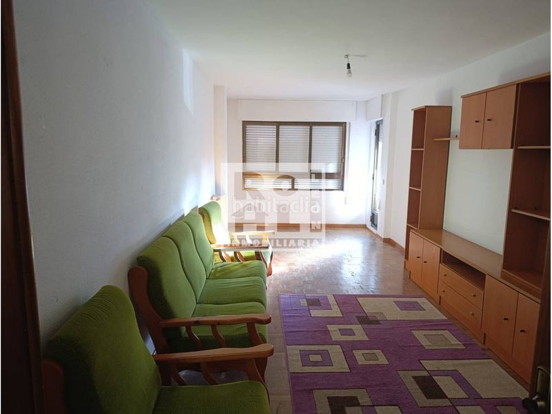 Foto e941c6b1-4c53-4035-addb-1095e669ce67. Flat with heating in Pinilla León