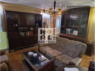 Pis  Calle maestro nicolás. Venta de piso de 4 habitaciones en león capital, zona la chantrí