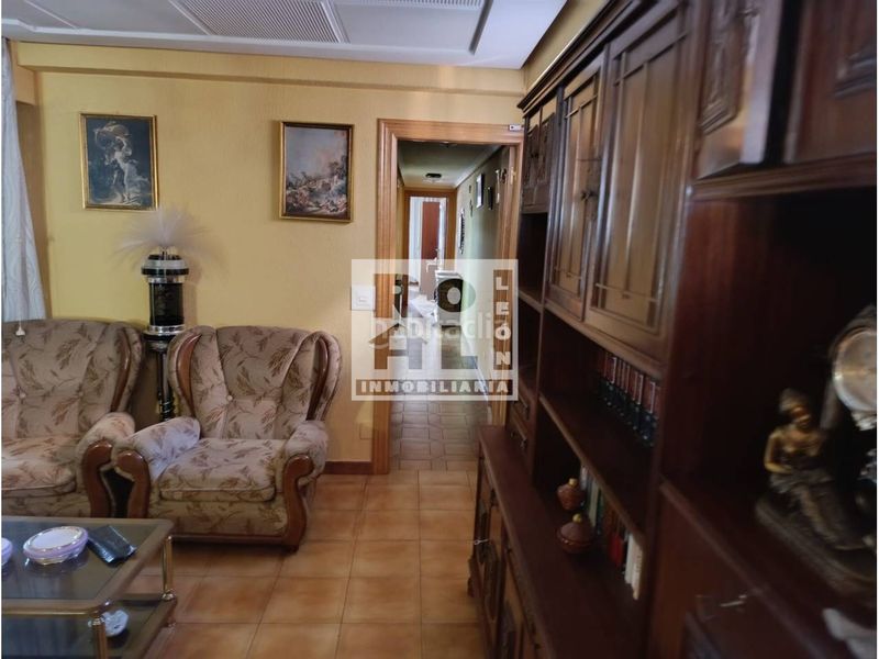 Foto 0e9e7135-430d-4fa5-ba35-8b611801ef11. Flat with heating in San Claudio - La Chantría León