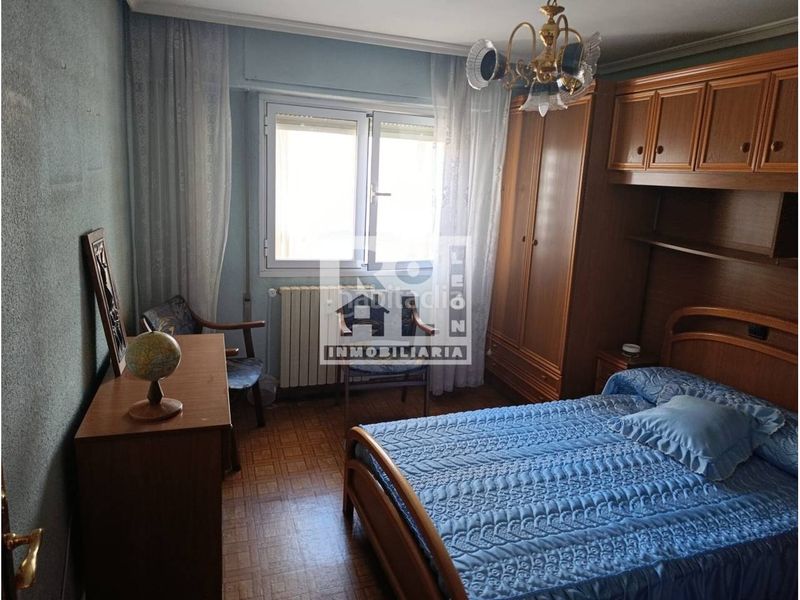 Foto a0e52b45-de15-4f6a-9a7b-66e5880c0a8c. Flat with heating in San Claudio - La Chantría León