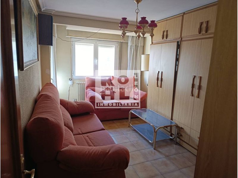 Foto a27f08b5-c66a-497b-9818-683842eb1c2e. Flat with heating in San Claudio - La Chantría León