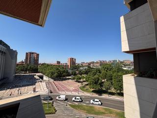Pis  Plaza de juan de austria. Piso en venta