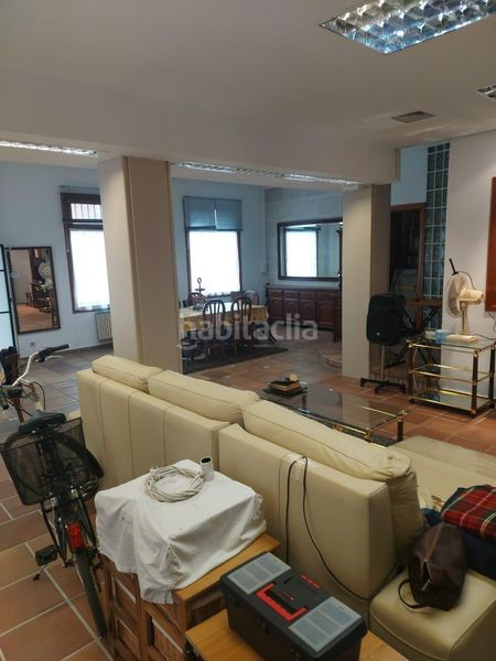 Foto a8dede8c-e4d9-4d84-a99d-f6466a1d7047. Local comercial a Rueda