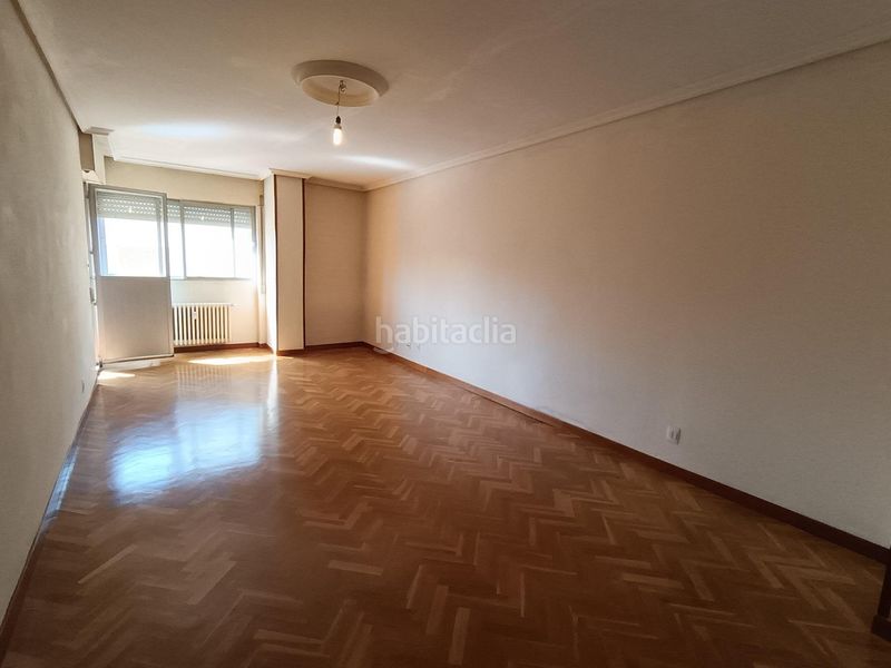Foto 21f8d179-ce56-48f2-b9a8-59a813c7d49c. Piso  en venta en Centro Valladolid