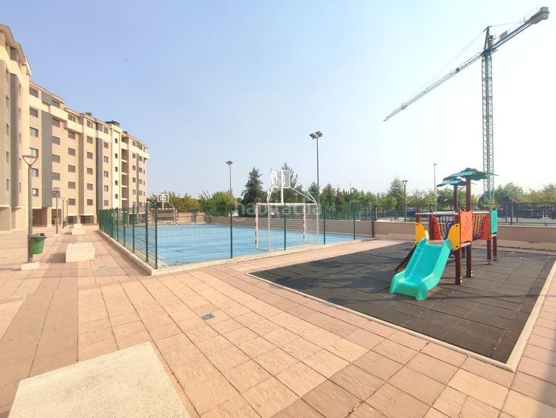 Foto 4e217e3e-1c34-4bc0-91c9-1a4fc80d24a0. Pis amb calefacció aparcament piscina a Pinar del Jalón Valladolid