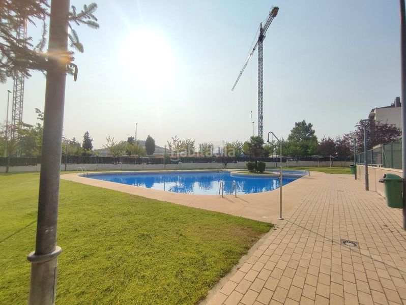 Foto bb663236-a4d8-4d33-9925-e21c7e7d8c30. Pis amb calefacció aparcament piscina a Pinar del Jalón Valladolid