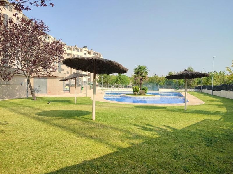 Foto c410afa6-e2f2-4624-8197-f5bffba7c1bc. Pis amb calefacció aparcament piscina a Pinar del Jalón Valladolid