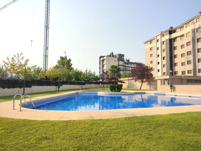 Foto e82d0181-121c-44c6-94a2-31b01bd255e2. Pis amb calefacció aparcament piscina a Pinar del Jalón Valladolid