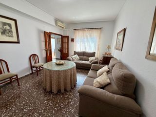 Pis  Quatretonda. Amplia vivienda reformada de 168 m con terraza y excelente distr