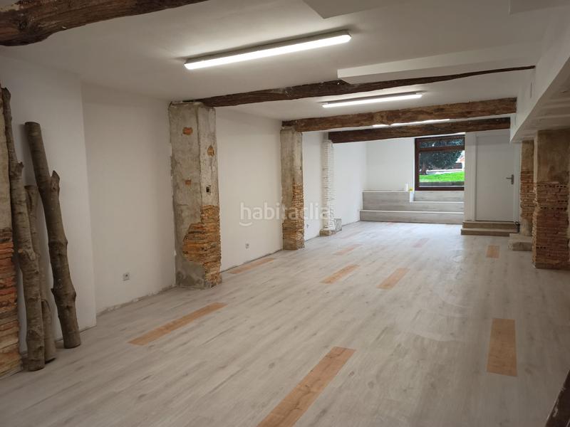 Foto 995d19f9-3f6b-4e40-be0f-cc42cec6ed30. Lloguer local comercial a Durango