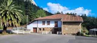 Casa a Durango. Se vende caserío en mañaria – subida al puerto de urkiola