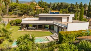 Casa a Cabrera de Mar. Casa a cuatro vientos con jardín y piscina
