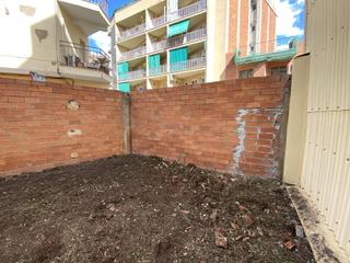 Terreny residencial  Calle de monturiol. Solar en venta en torrent den pere parres.