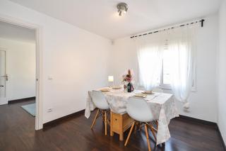 Pis  Calle d`albinyana. Piso en venta en can palet, 2 dormitorios.