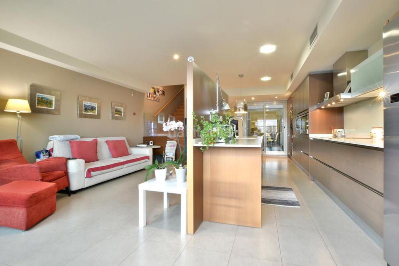 Foto 06875698-2dbe-46a7-bbc7-3547364cac0b. Casa adossada amb calefacció a Sant Pere Nord Terrassa